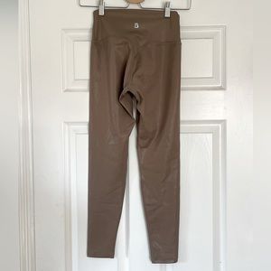 Buffbunny leggings in shimmering sand fabric - S